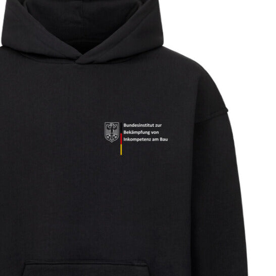 Bundesinstitut Inkompetenz - Oversized Hoodie Brust Logo